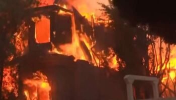 Miles de personas evacuadas en Los Ángeles: 3 incendios forestales en medio de vientos «potencialmente mortales»